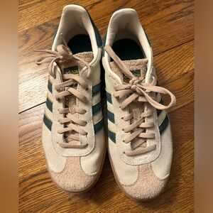 adidas Originals Gazelle Bold "Cream White/Green" Women's Shoe 
SIZE 8